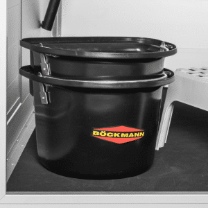 Hangende voerbak met houder