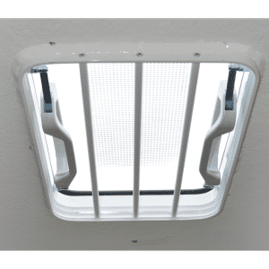 Extra dakventilatie in polyester kap